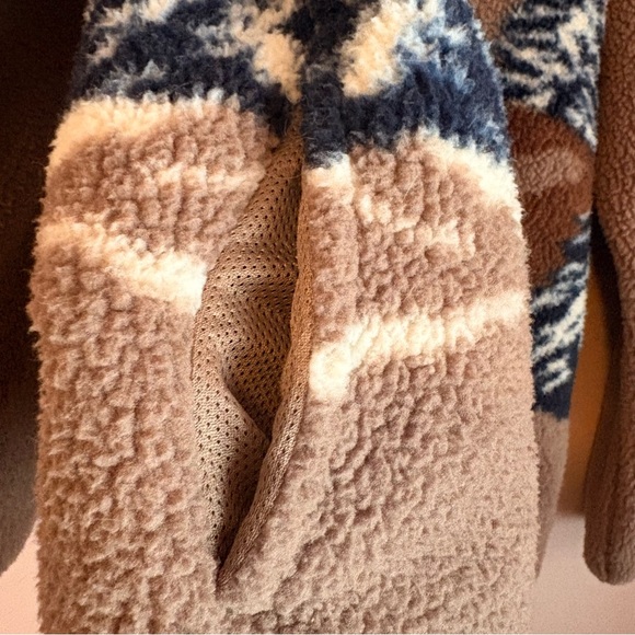 💚Old Navy Bison Fleece Pullover - Picture 5 of 7